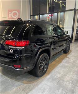 جیپ گراند شیرۆکی